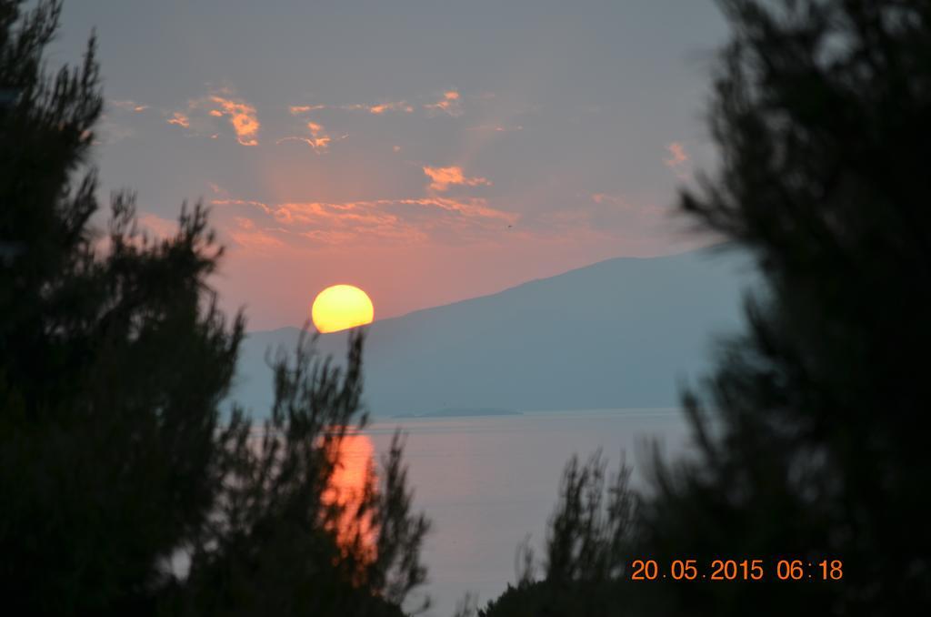 Apartments Zoumperi Nea Makri Exterior photo